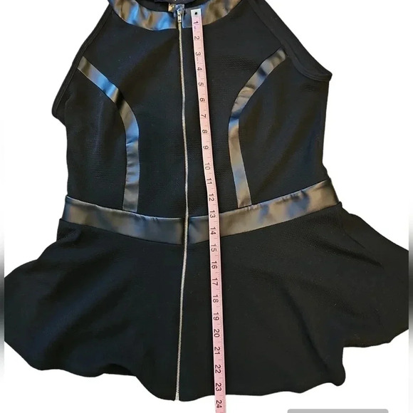 Ashley Stewart Women 16 Top Black Faux Leather Zip Peplum Statement Archival Y2K - Picture 7 of 7